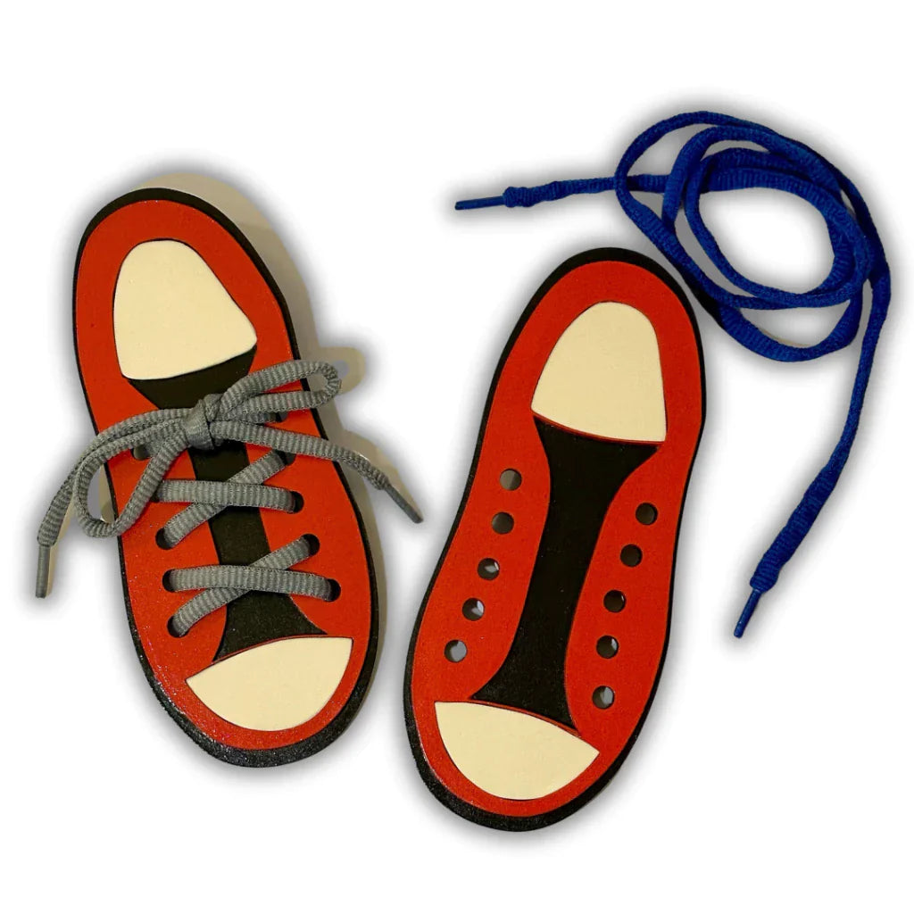 Tênis de Madeira para Alinhavo Montessori | Brinquedo Educativo para Coordenação Motora 3+ – Play Gump
